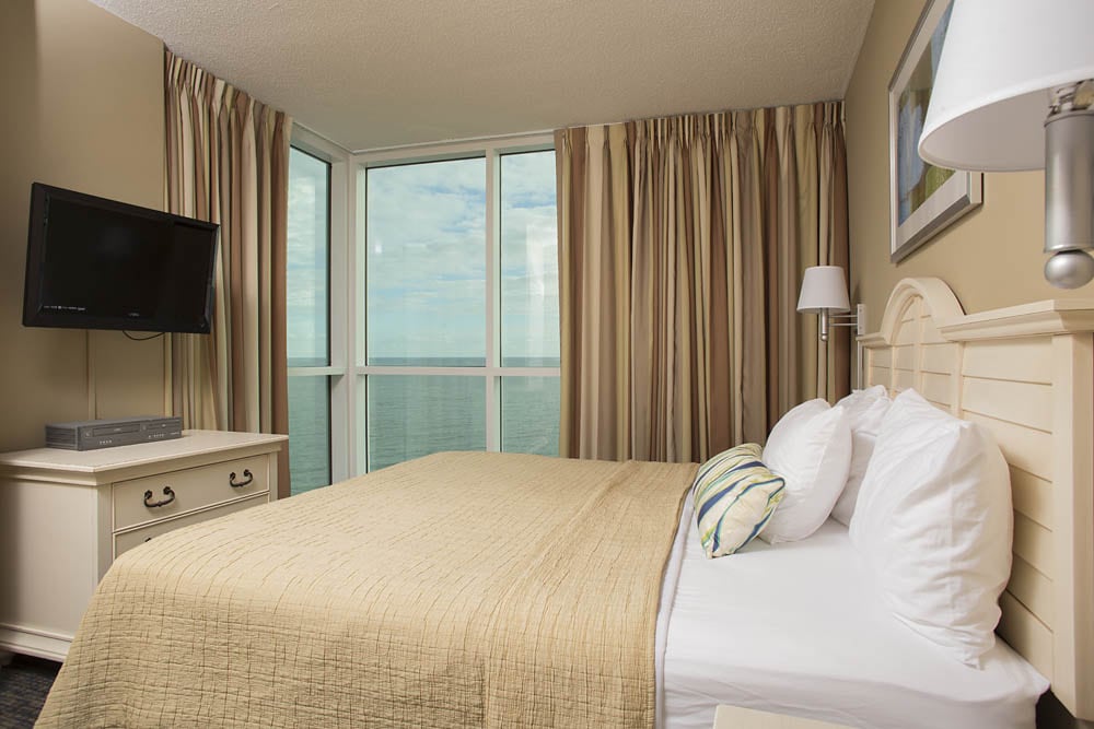 accommodation 3 Bedroom Oceanfront on Floors 3 or 4 