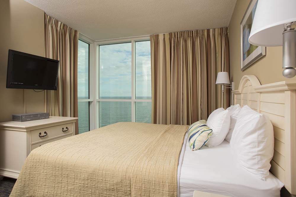 accommodation 3 Bedroom Oceanfront on Floors 3 or 4