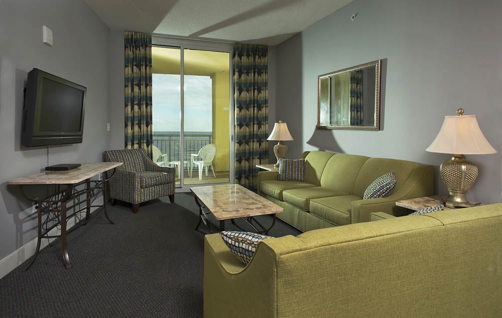 accommodation 3 BEDROOM OCEANFRONT