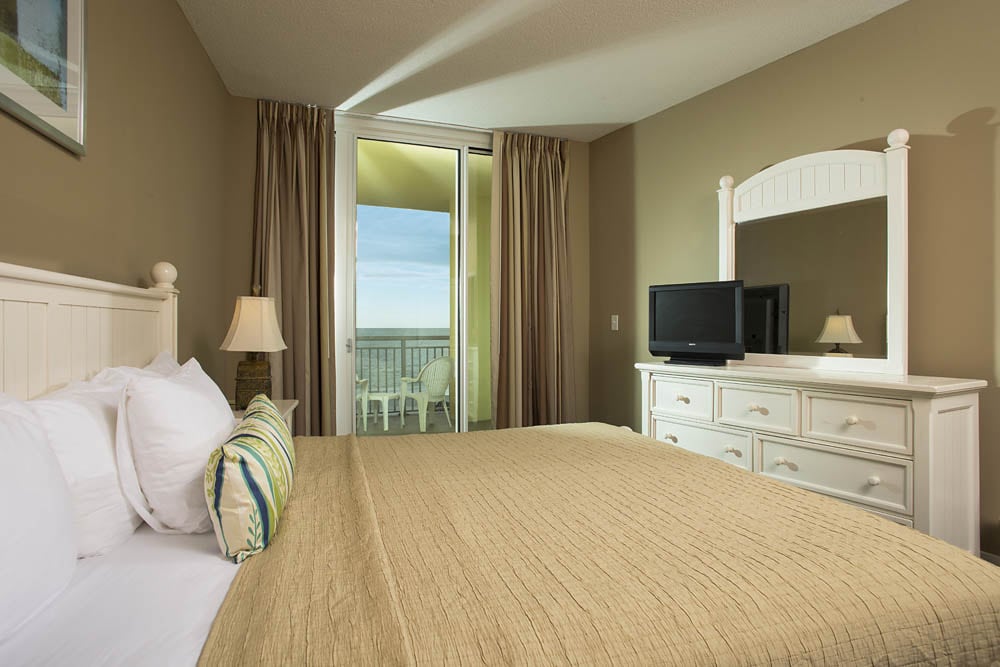 accommodation 3 Bedroom Oceanfront on 1st Floor