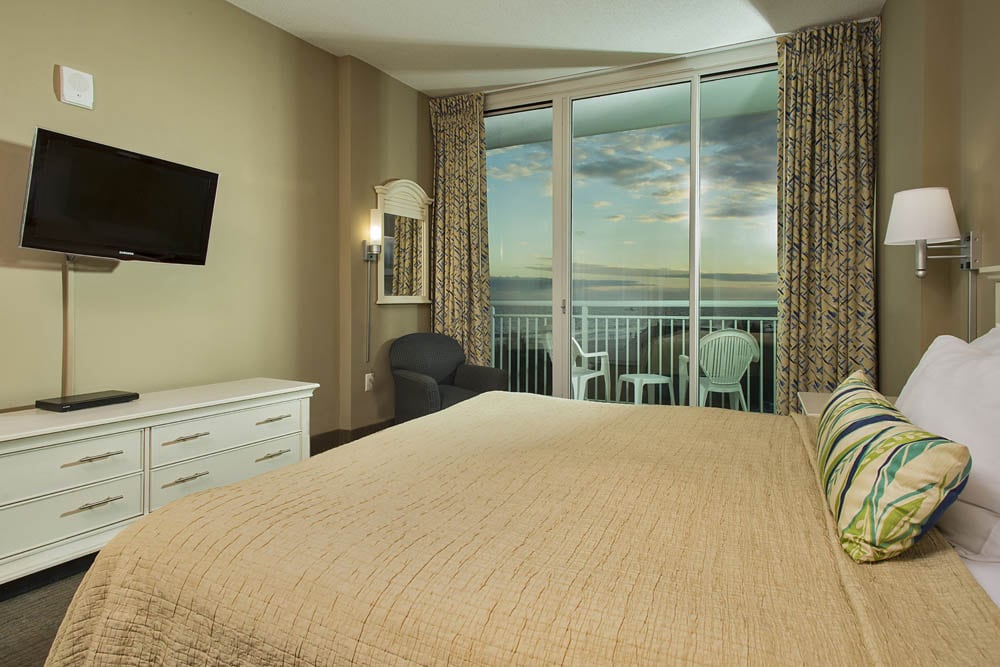 accommodation 2 Bedroom Ocean Front on 4th Floor